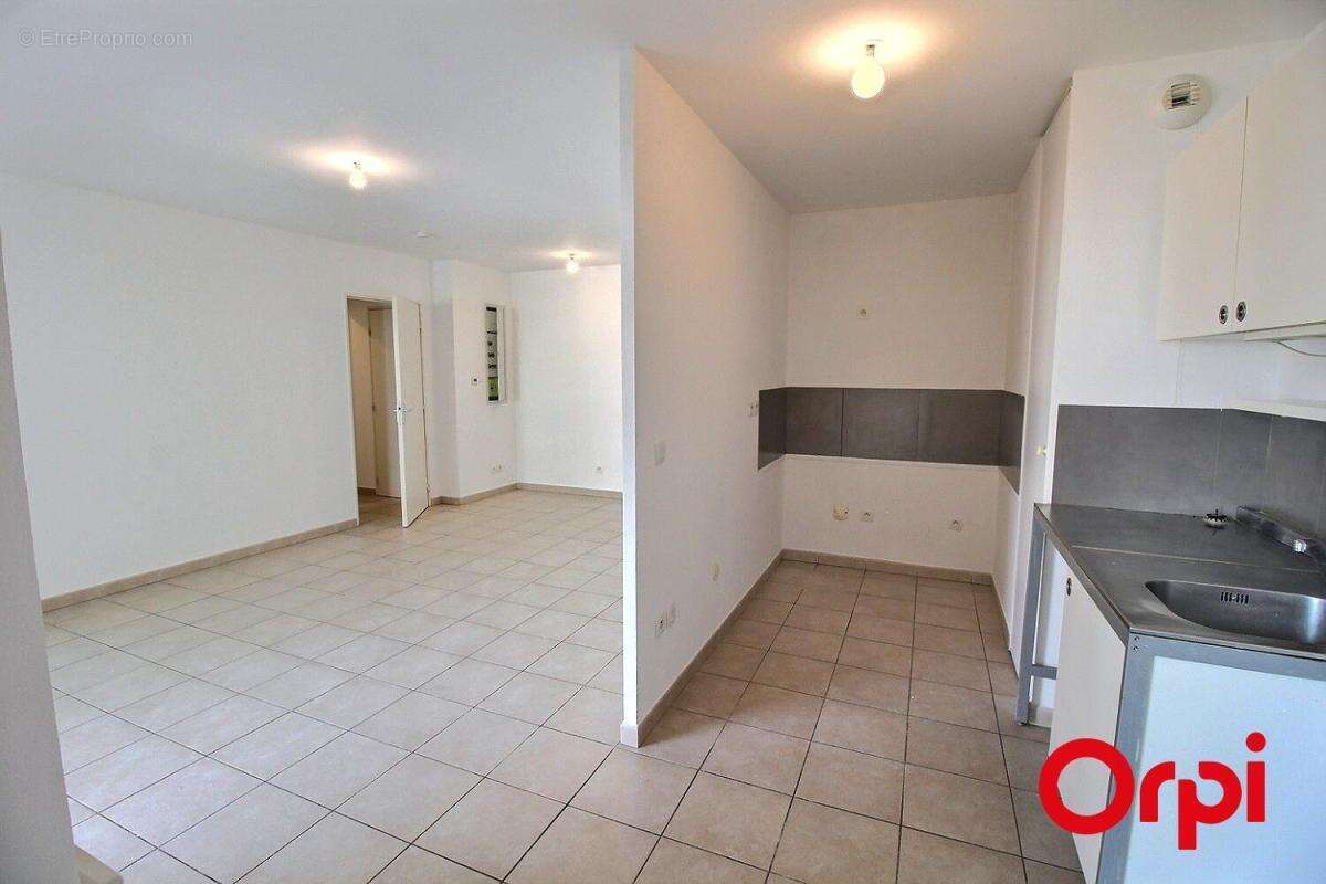 Appartement à MARSEILLE-4E