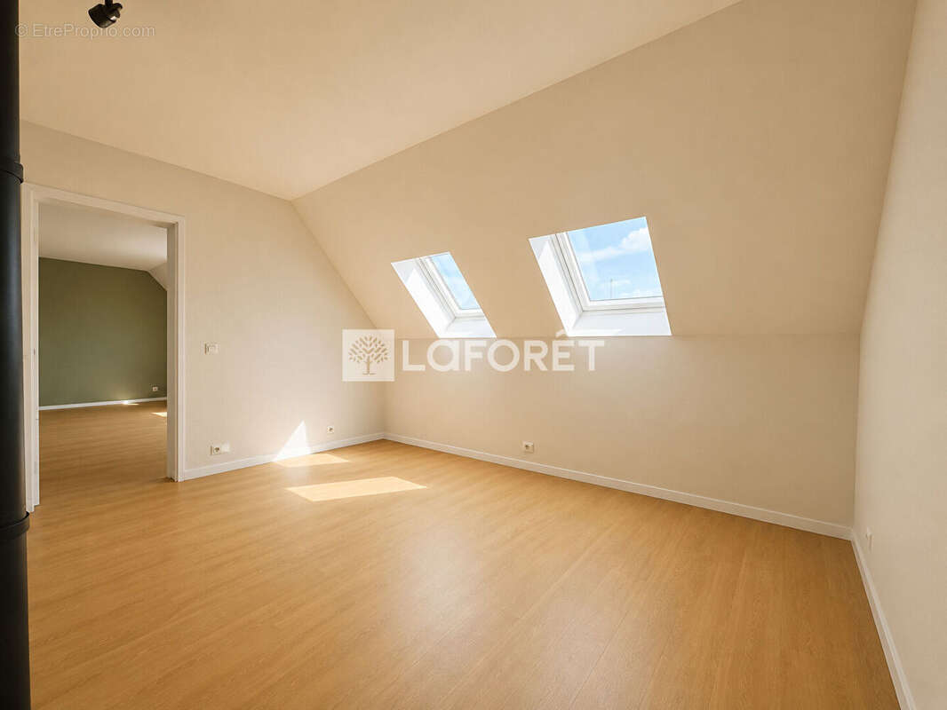 Appartement à LAMORLAYE