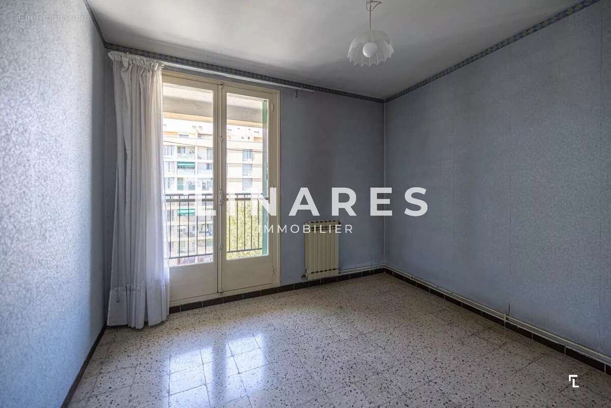 Appartement à MARSEILLE-3E