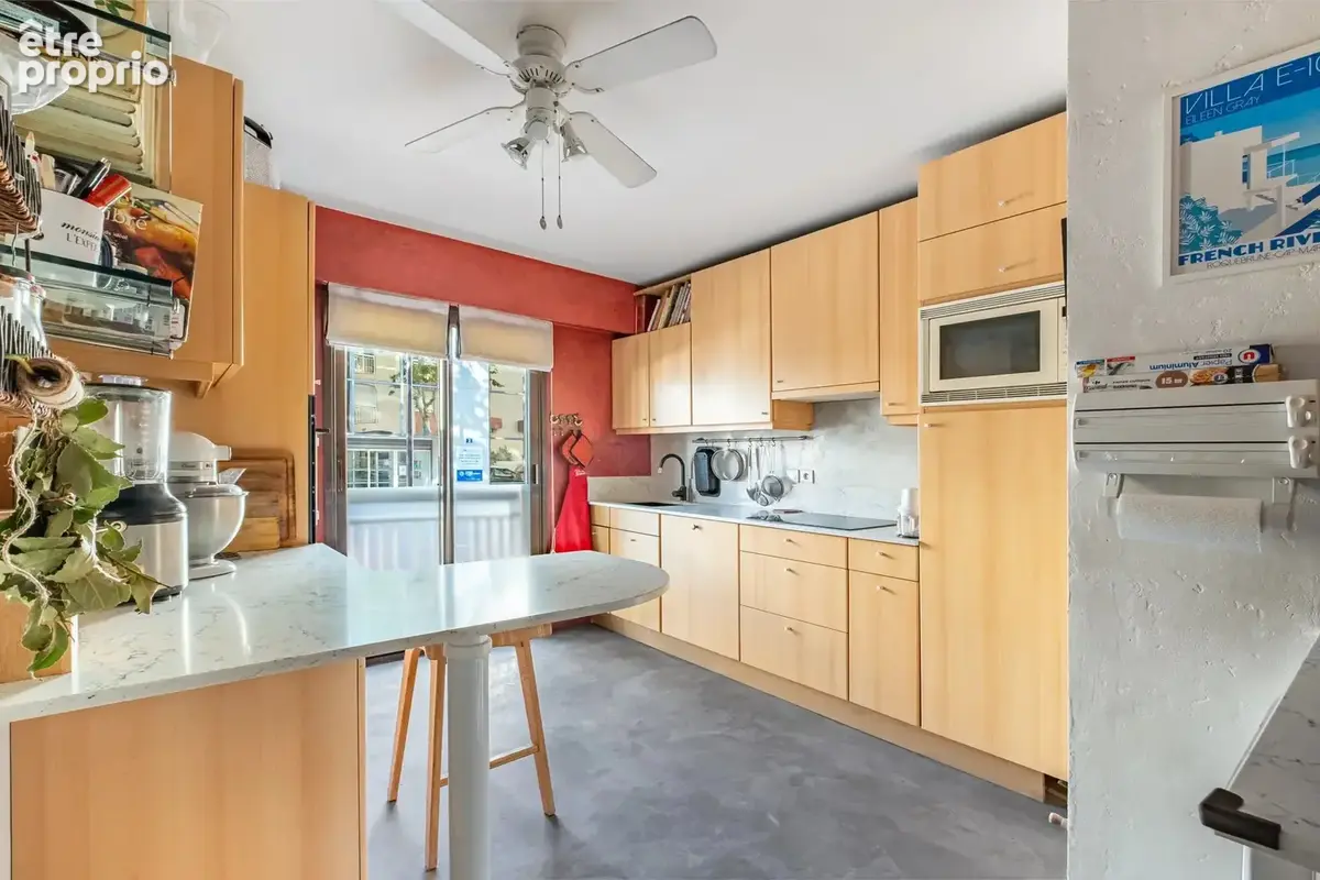 Antibes – port vauban – 3/4 pièces de 90 m² avec terrasse, garage et cave - photo 6