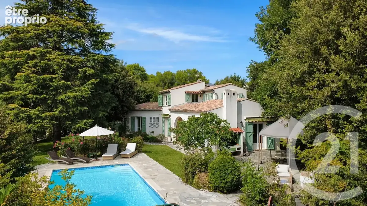 Maison 135 m² à Roquefort-Les-Pins  - photo 2