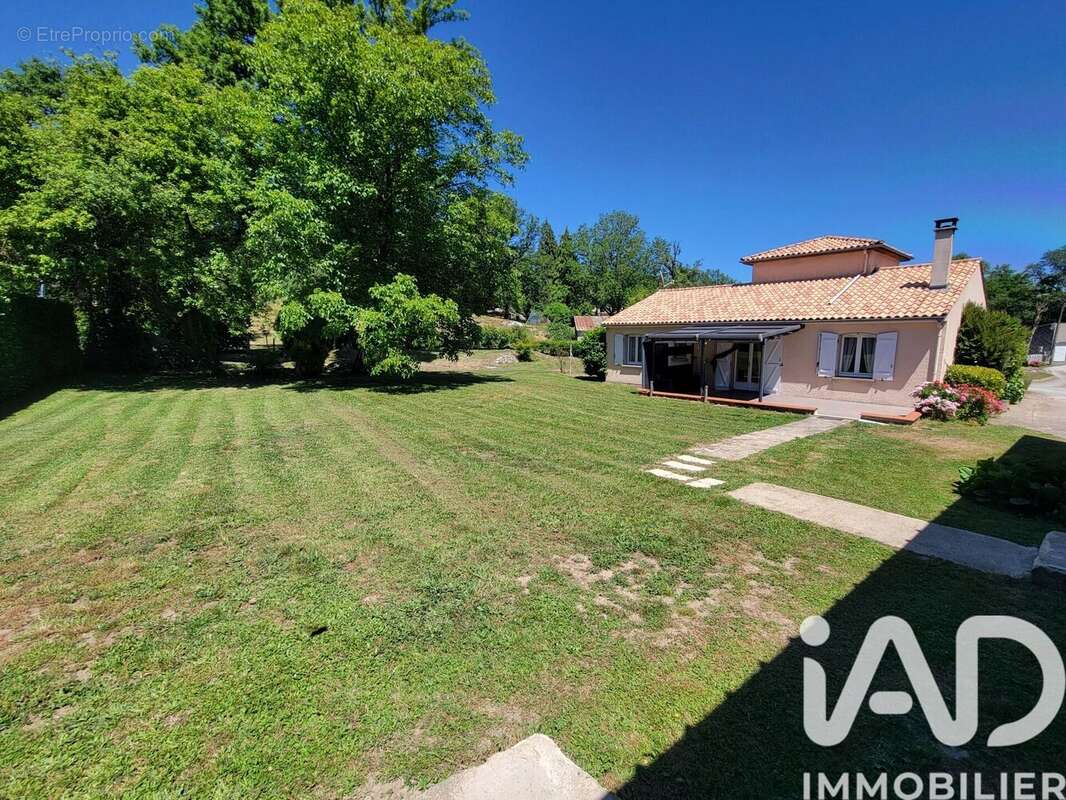 Maison 108 m² à Saint-Salvy-De-La-Balme  - photo 3