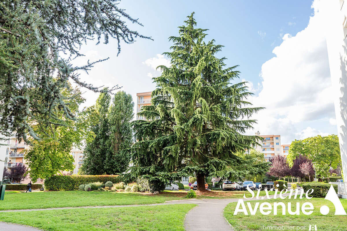 Appartement à CHILLY-MAZARIN