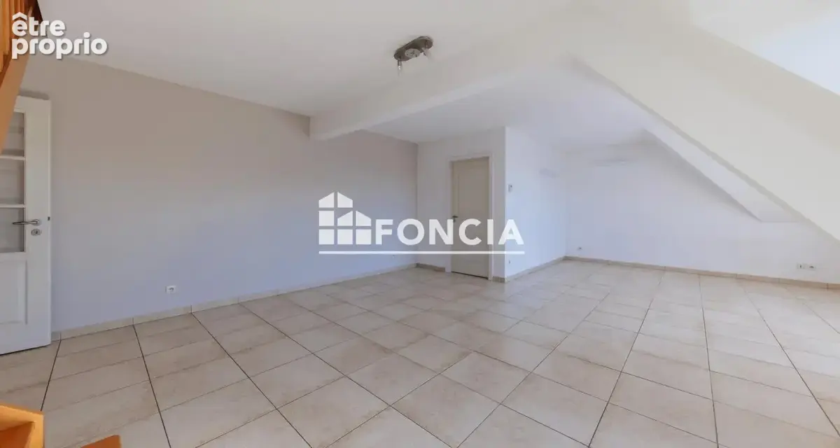 Coup de cœur – Élégant duplex en centre-ville avec terrasse, garage et cave - photo 10