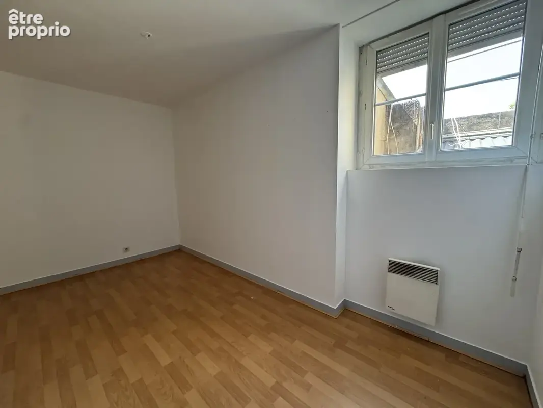 Ensemble immobilier de rapport en centre-ville de Vierzon   commerce loué et fort potentiel locatif - photo 5