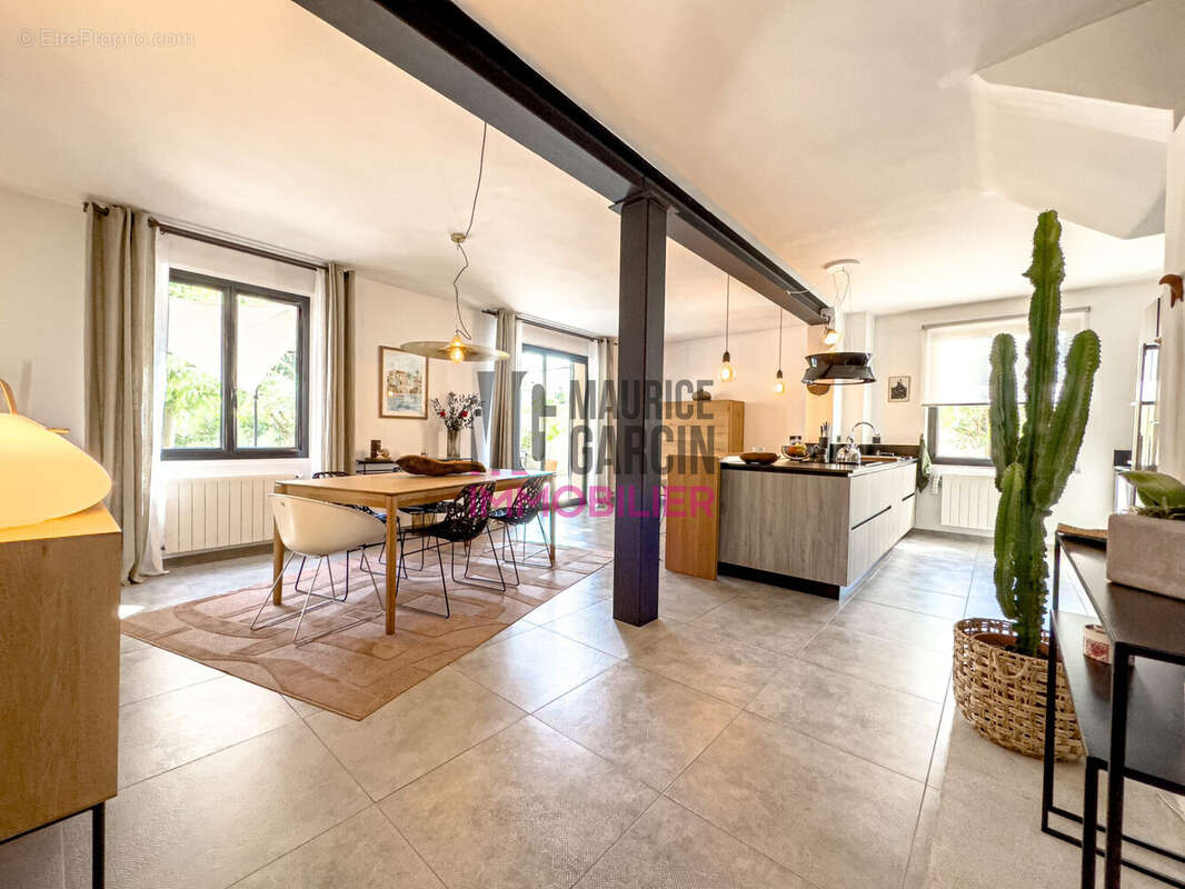 Maison à CHATEAUNEUF-DE-GADAGNE