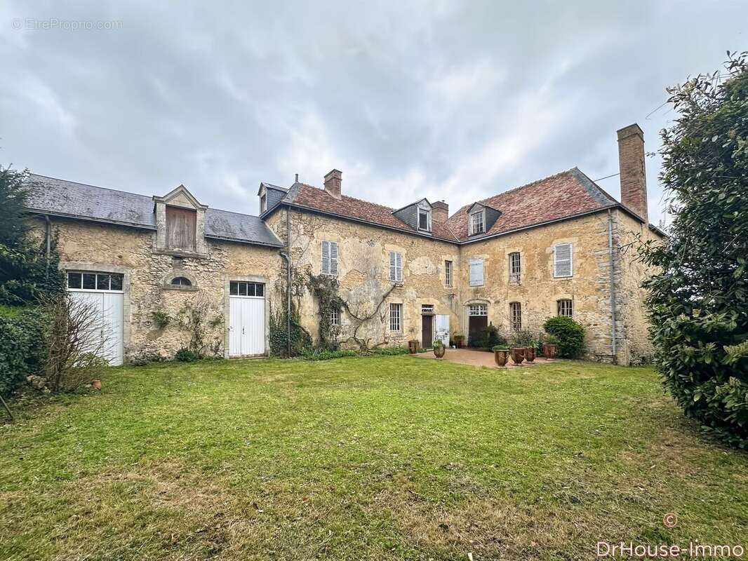 272 m² à Nogent-Le-Bernard  - photo 10