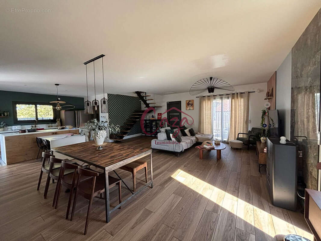 Maison à CAMBLANES-ET-MEYNAC