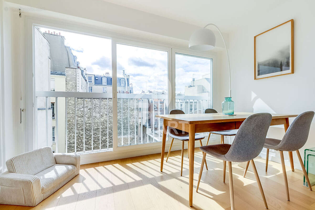 Appartement à PARIS-20E