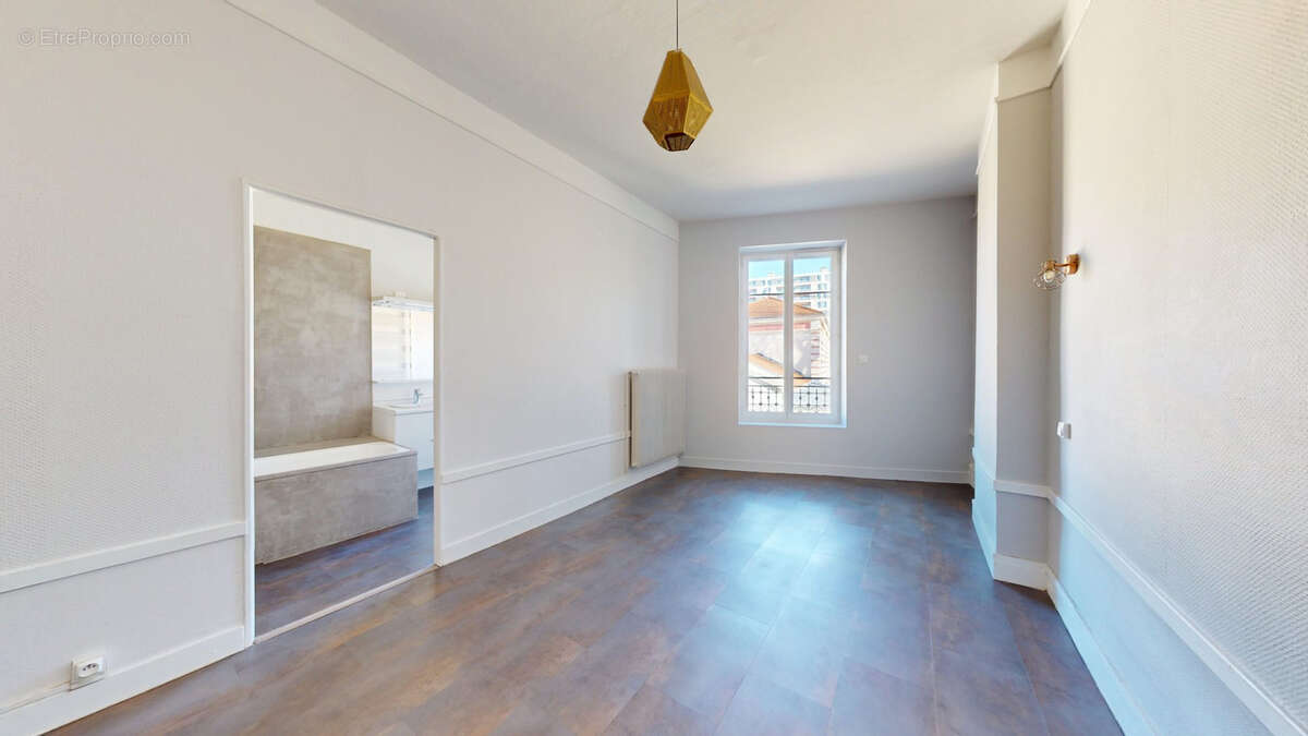 Appartement à SAINT-ETIENNE