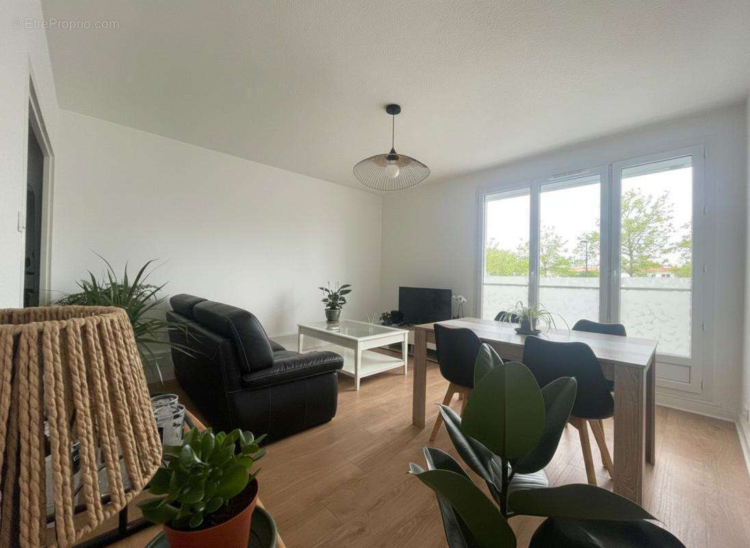 Appartement à REZE