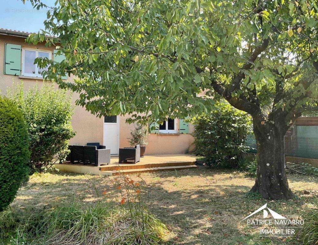 Maison 7 pieces 139 m² - photo 2