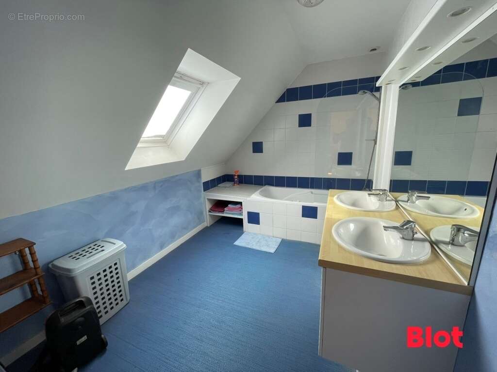 Maison à SAINT-JOUAN-DES-GUERETS