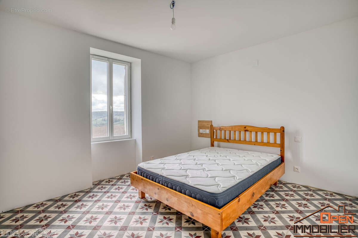 Maison à HAUTEFAGE-LA-TOUR