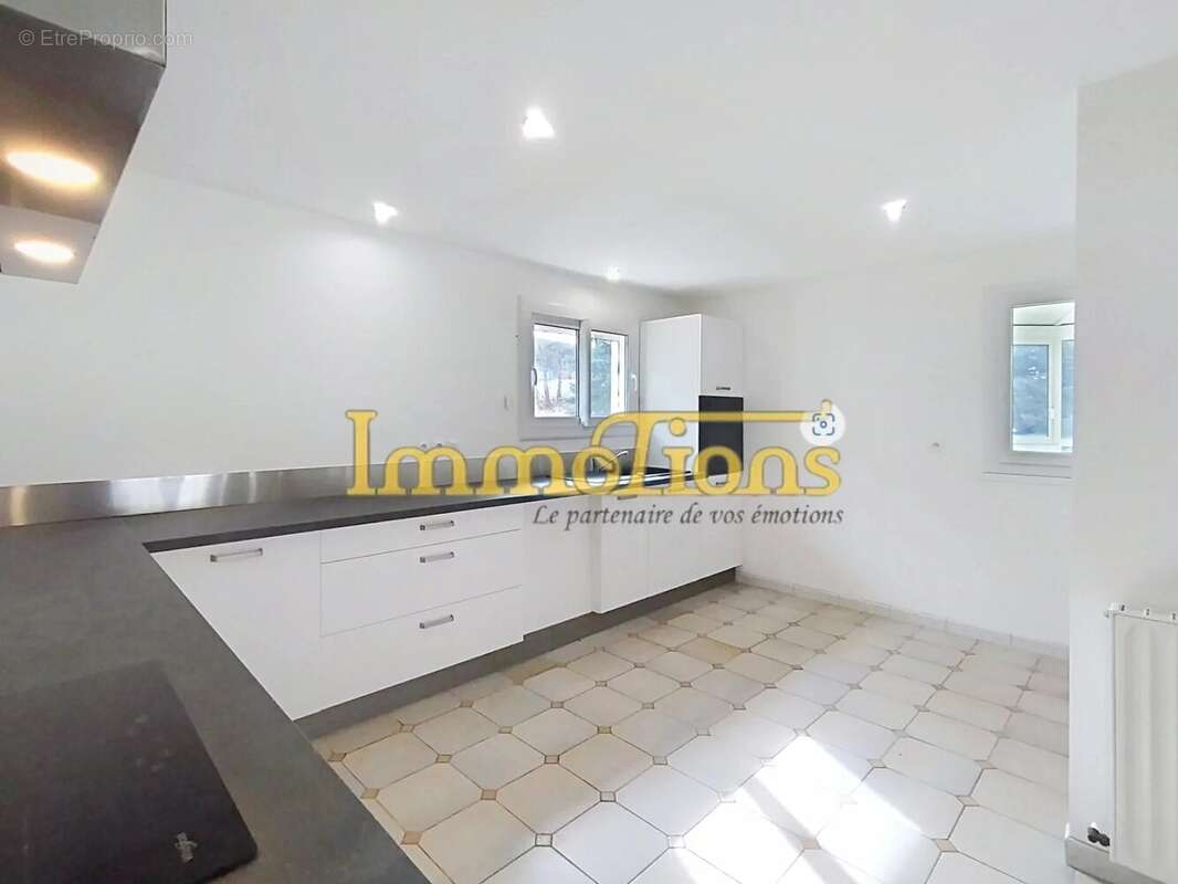 Maison 205 m² à Saint-Marcellin  - photo 7
