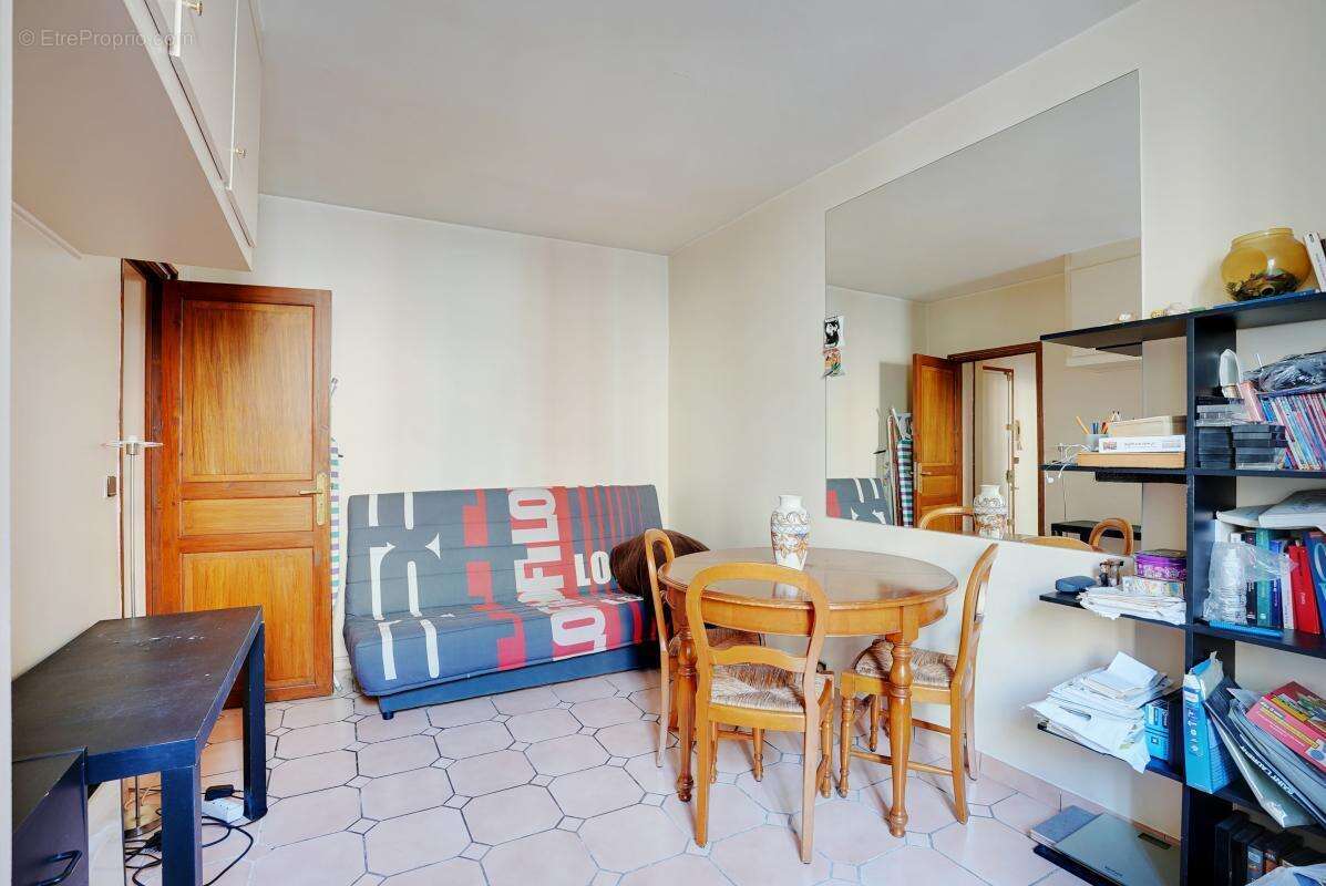 Appartement à LES LILAS