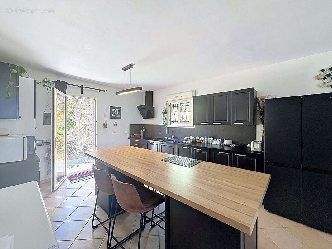 À VENDRE ? Superbe villa de plain-pied de 124 m² avec piscine à Mezzavia - photo 3