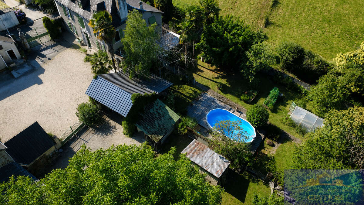 Maison à LAMARQUE-PONTACQ