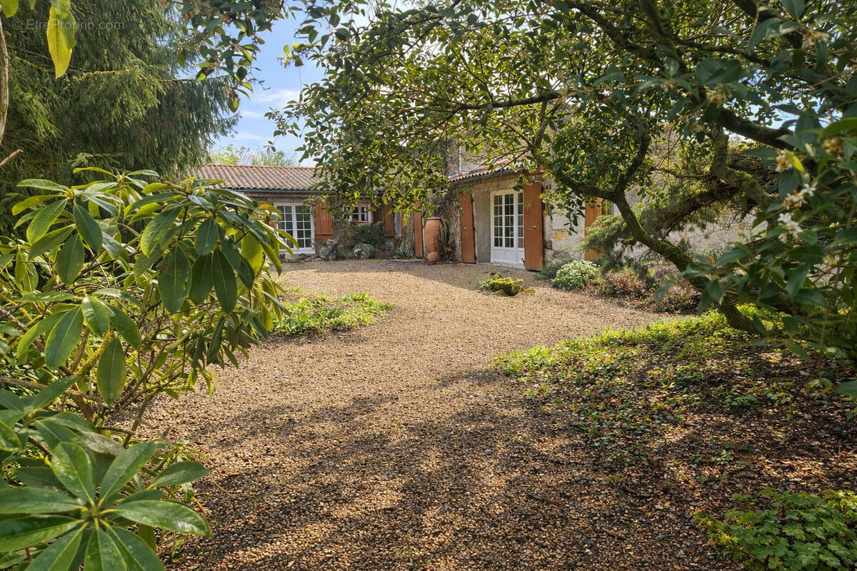 Maison à CHANTELOUP-LES-BOIS