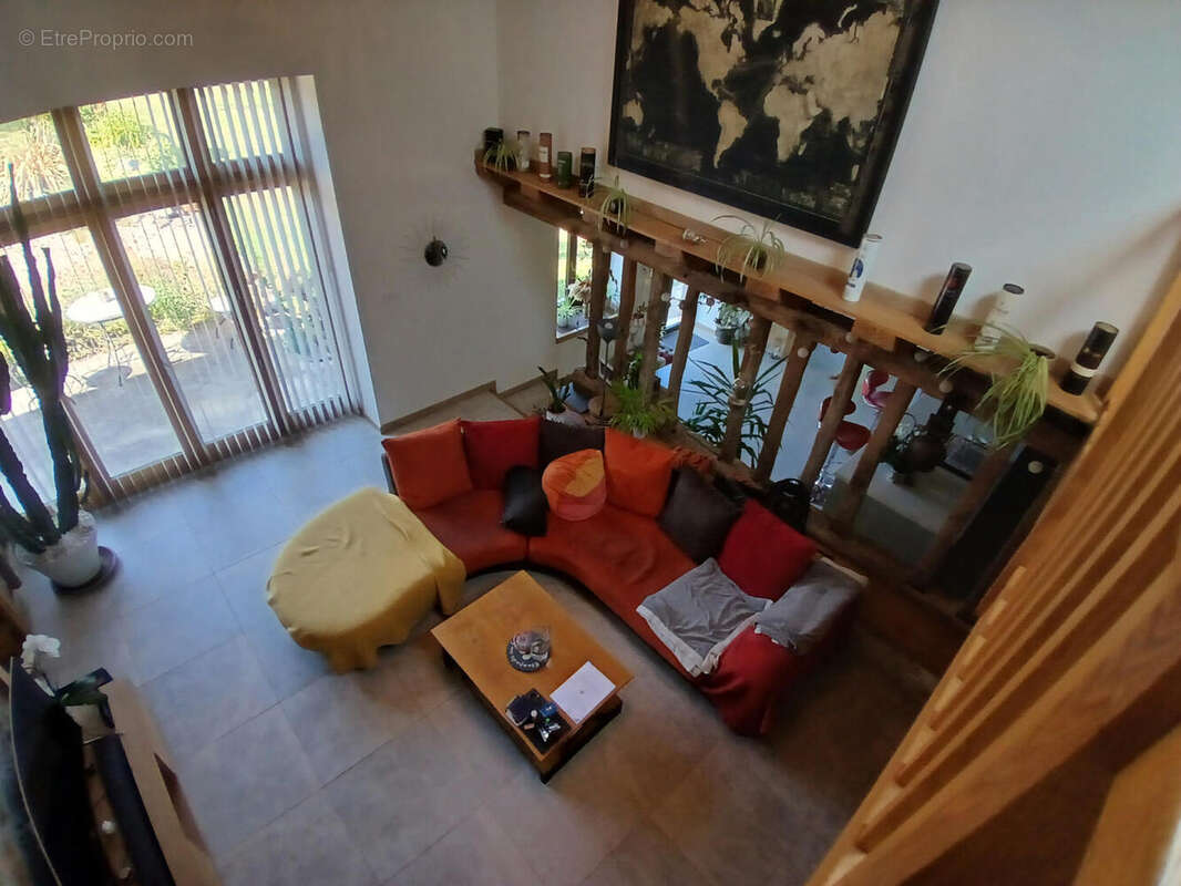 The salon - Maison à SAINT-SAUD-LACOUSSIERE