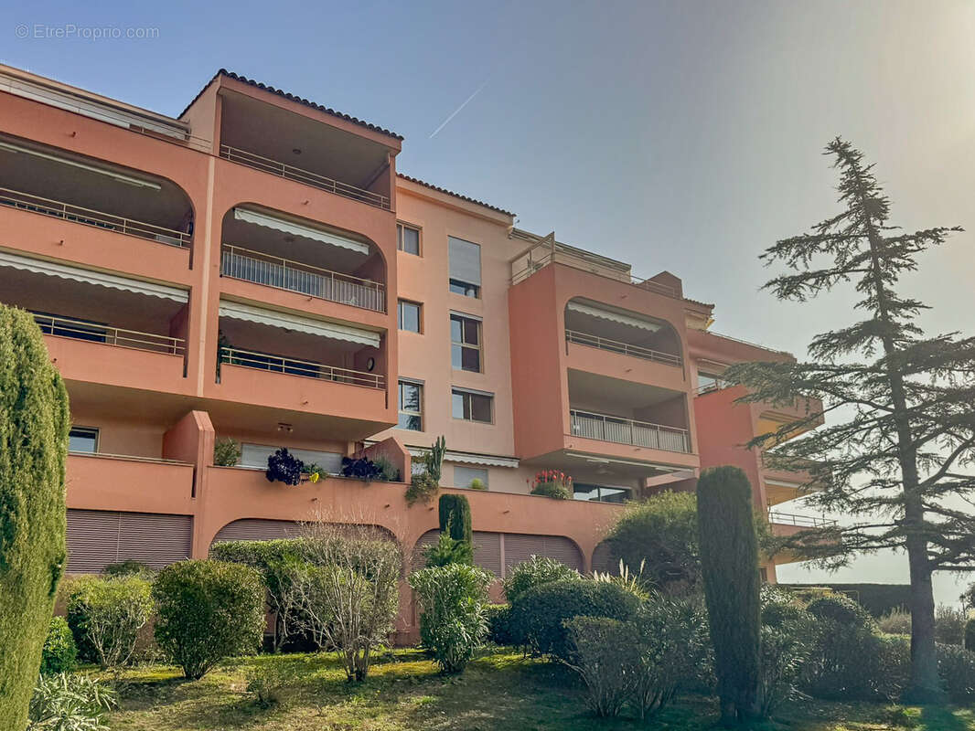 Appartement à MANDELIEU-LA-NAPOULE