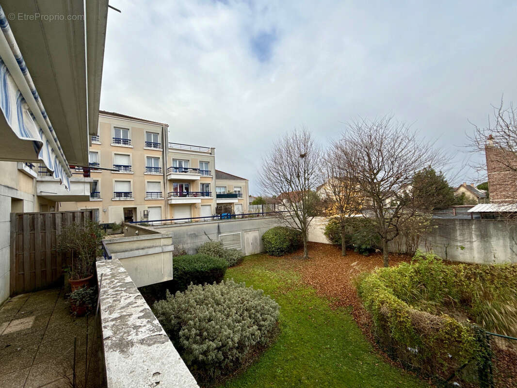 Appartement à LE BLANC-MESNIL