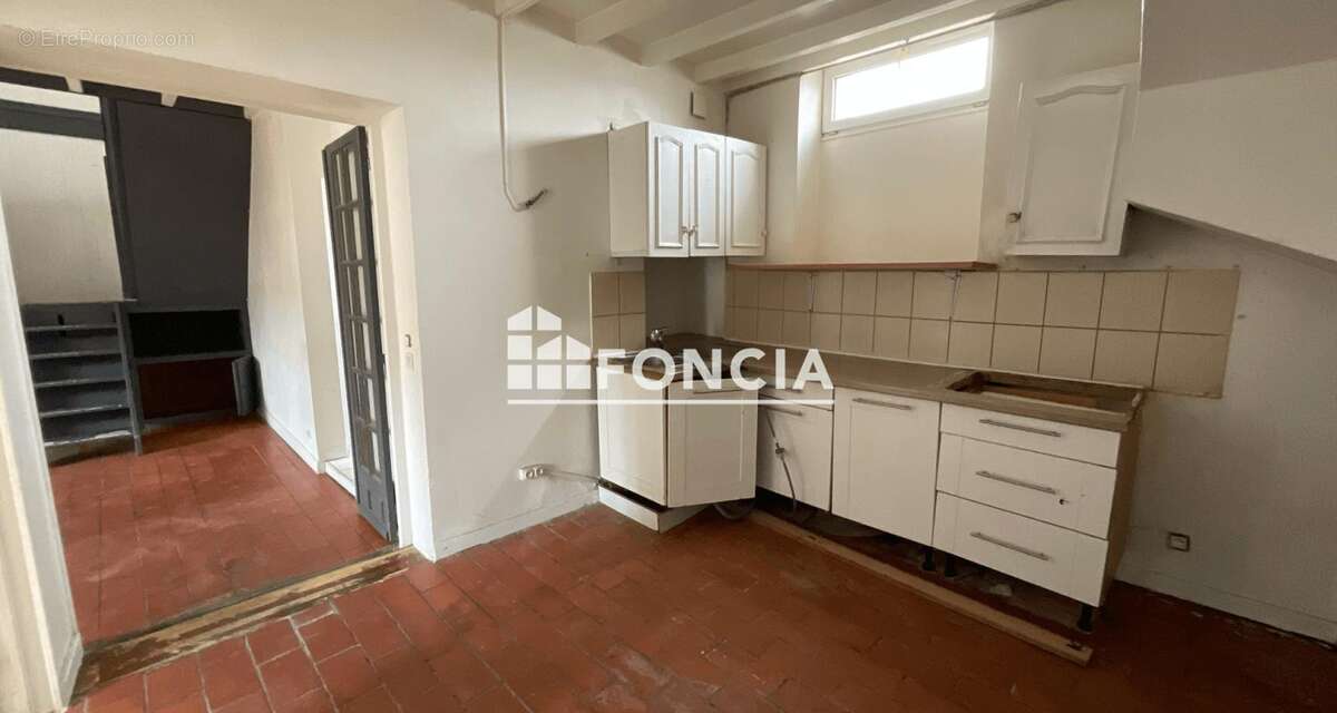 Plein cœur de Longjumeau, pour ce trois-pièces,en duplex, en intérieur de cour,proche de toutes les commodités, au calme et trés - photo 5