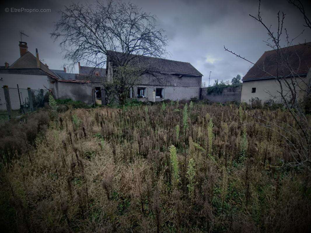 Maison à LES BORDES