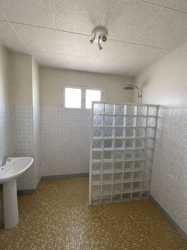 Maison à POUGY