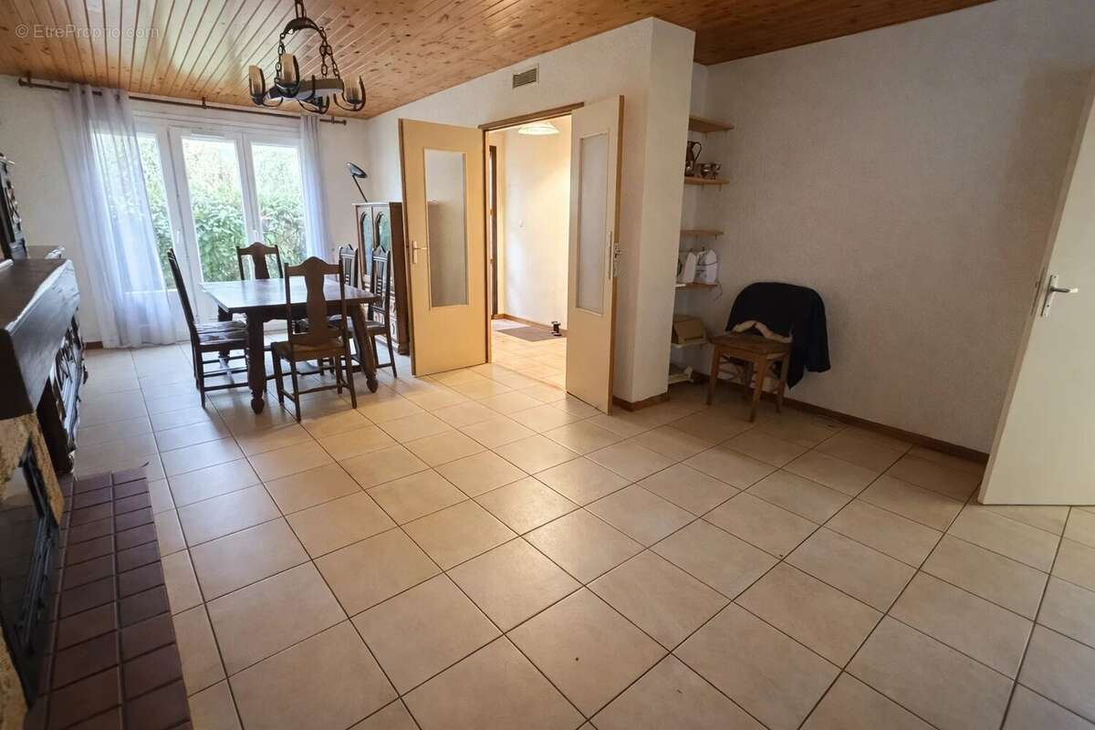 Maison à LAPEYROUSE-FOSSAT