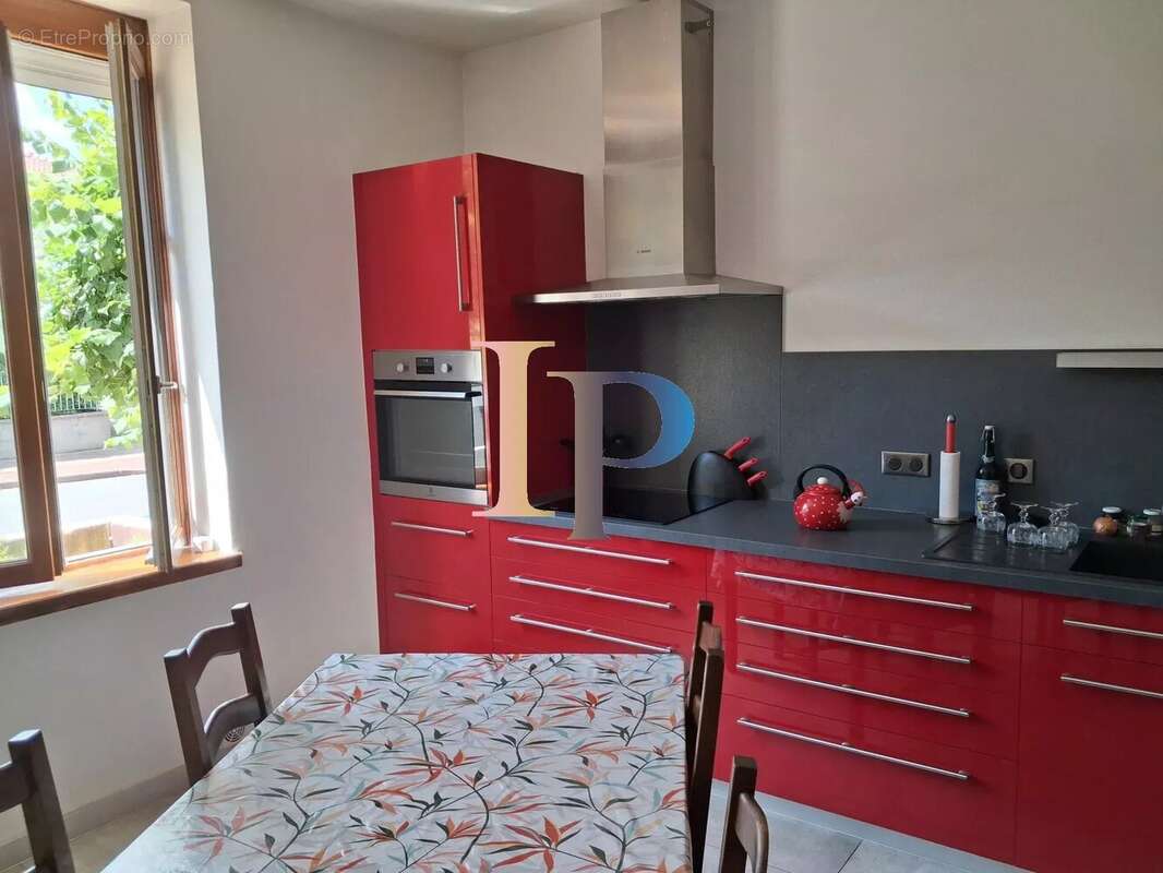 Maison centre village - photo 8