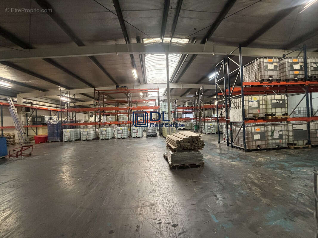 Commerce à MONTIGNY-LE-BRETONNEUX