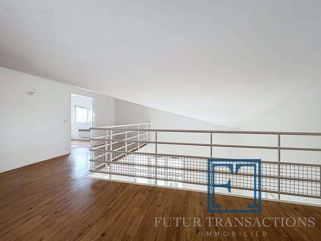 Appartement à VOISINS-LE-BRETONNEUX