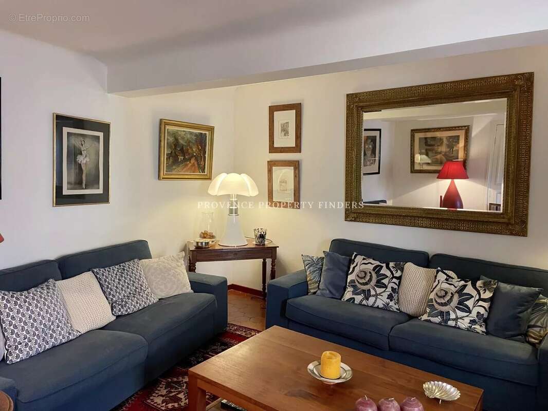 Maison à VILLECROZE