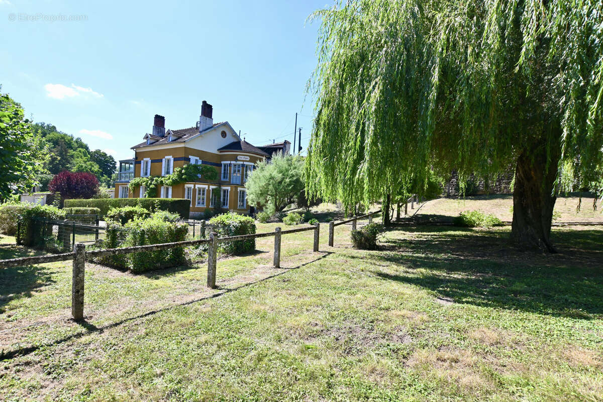 Maison à AVALLON