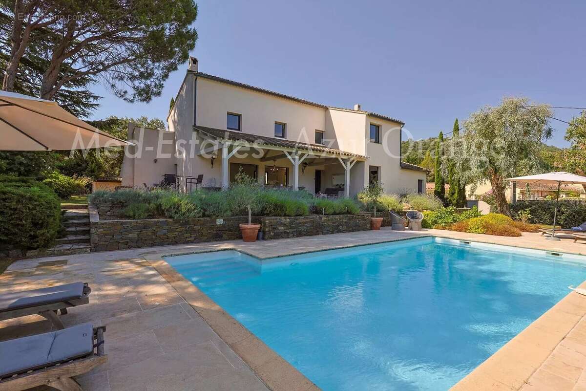 Maison à PLAN-DE-LA-TOUR