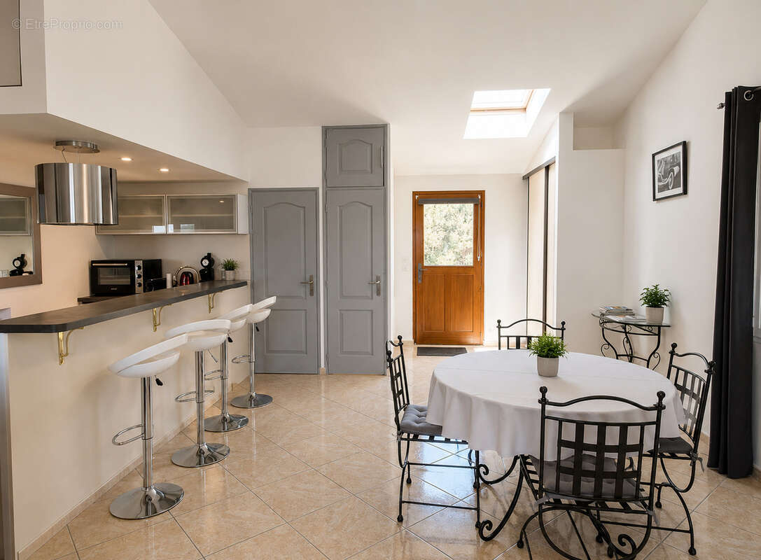 Maison à SAINT-MAXIMIN-LA-SAINTE-BAUME