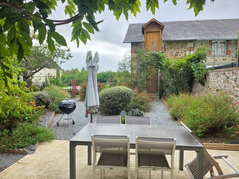 Maison à CHATEAUPONSAC