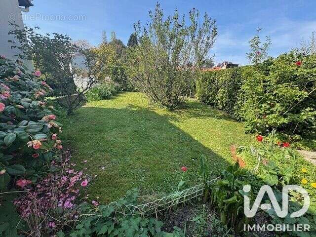 Maison 92 m² à Floirac  - photo 6