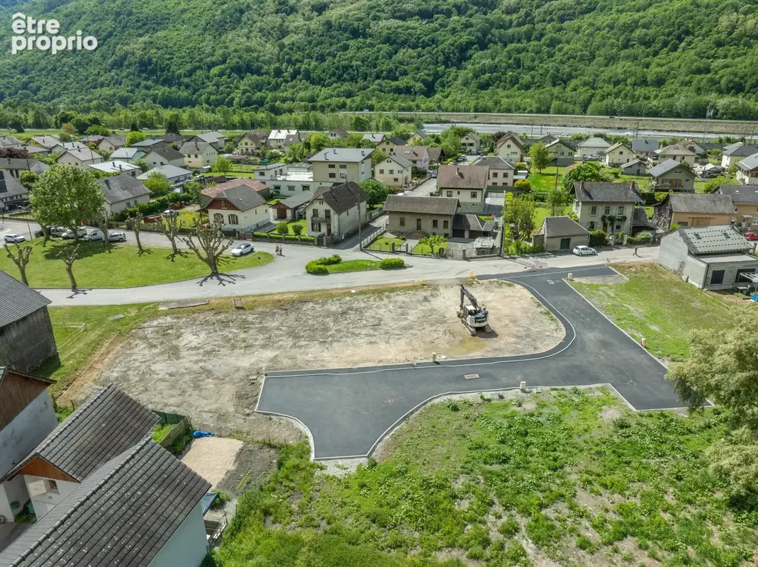 Lot 6 - terrain constructible viabilise, libre de constructeur et plat de 378 m2. - photo 7