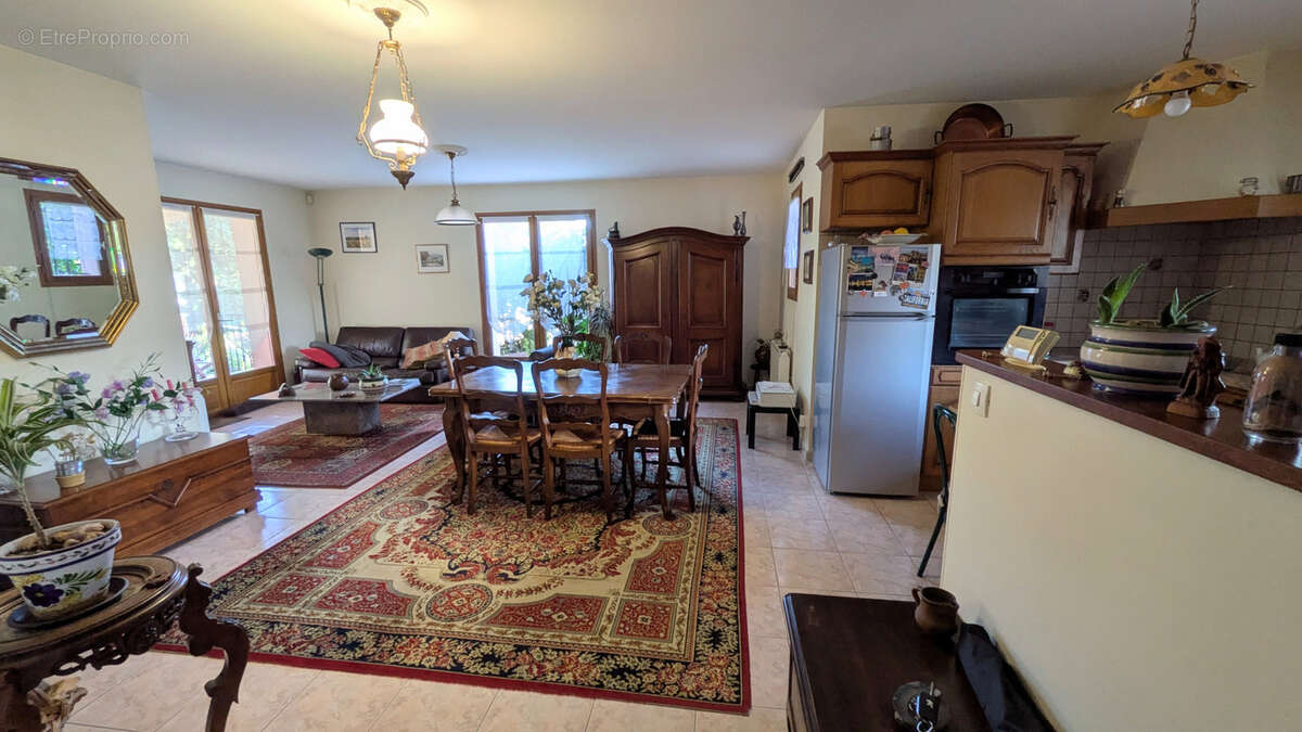 Maison à SAINT-GENIS-DES-FONTAINES