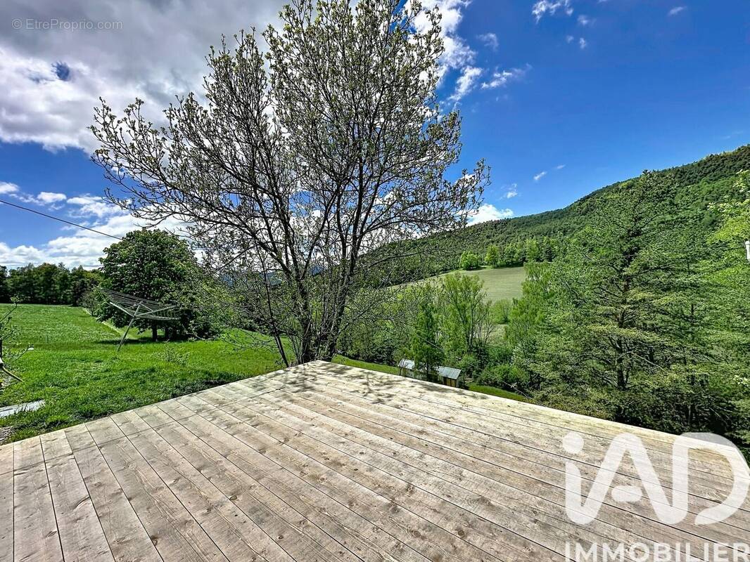 Maison 295 m² à Montclar  - photo 1