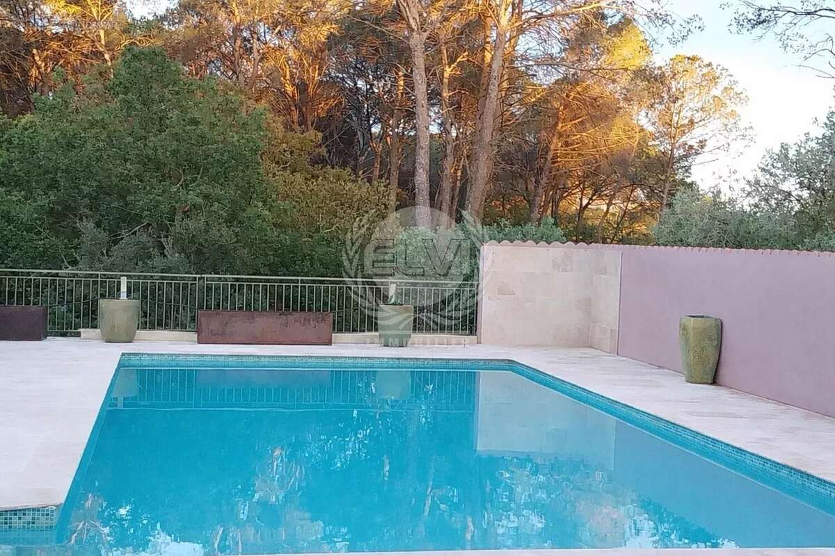 Maison à ROQUEBRUNE-SUR-ARGENS