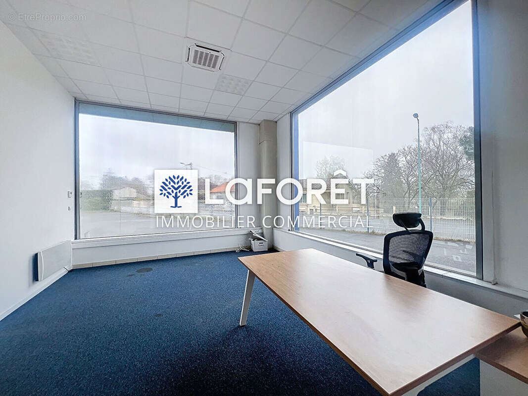 Commerce à MONCOUTANT