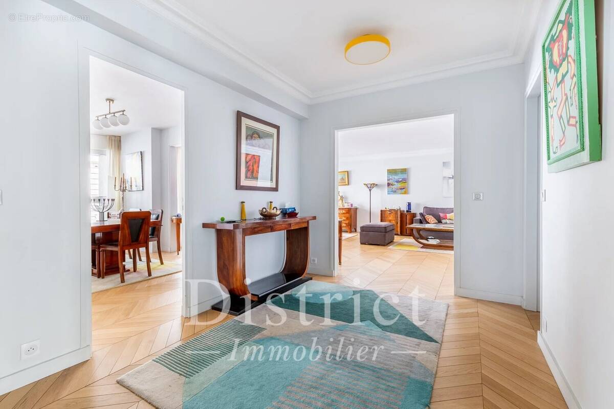 Appartement à PARIS-7E