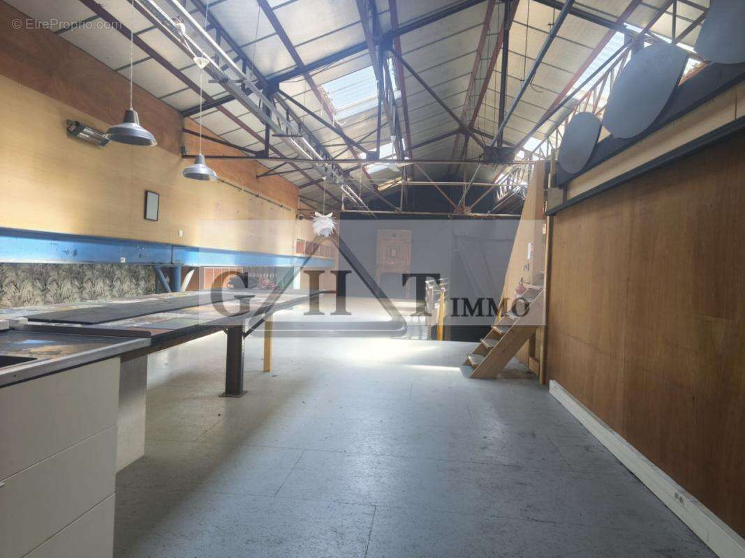 Local d'activités à vendre 1136m2 Aubervilliers - photo 3