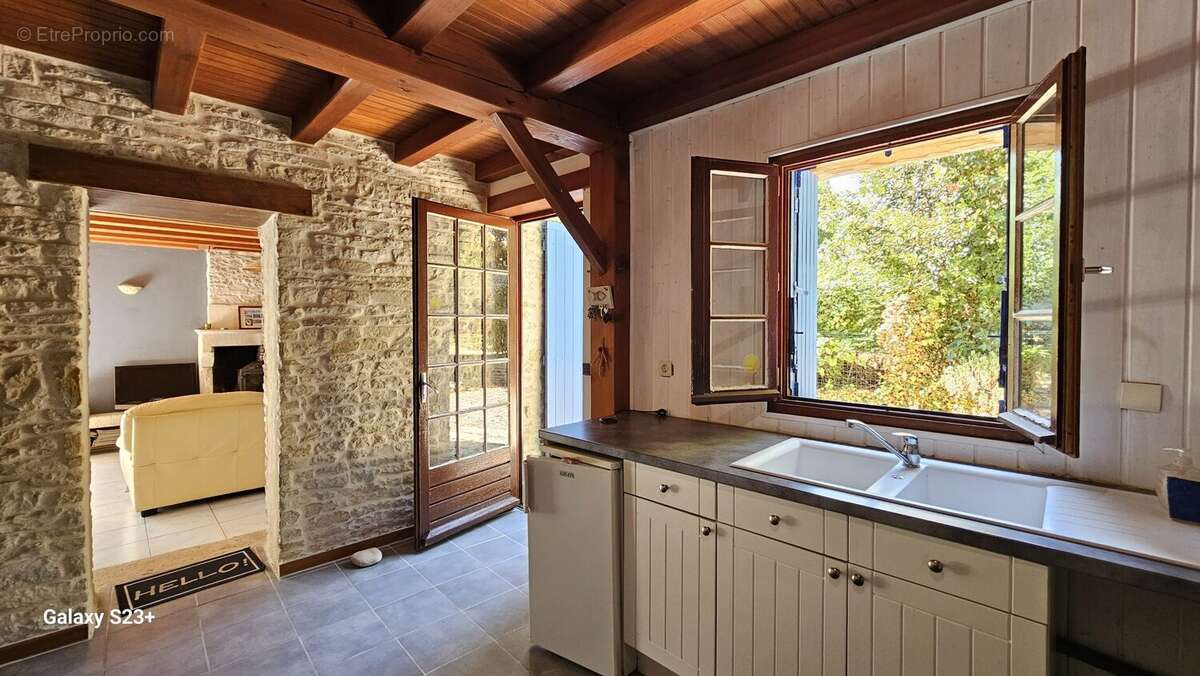 Maison 152 m² à Le Vanneau-Irleau  - photo 3