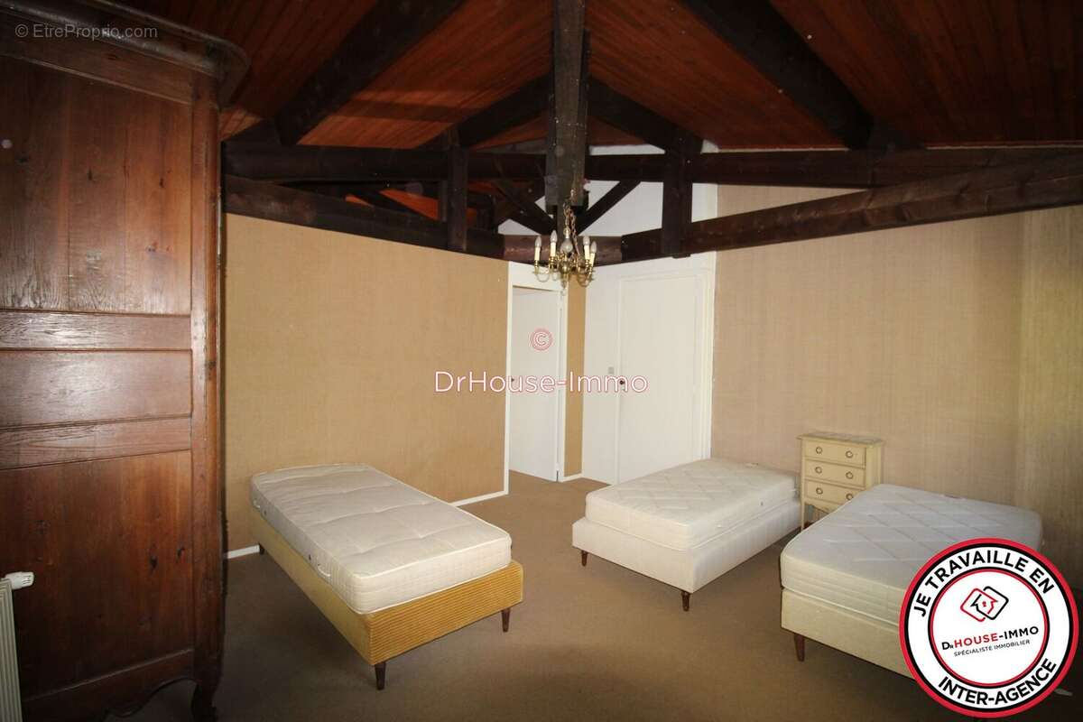 Maison 235 m² à Cambes  - photo 7