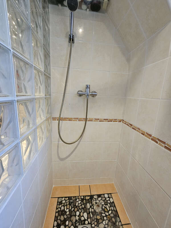 Appartement à VARAVILLE