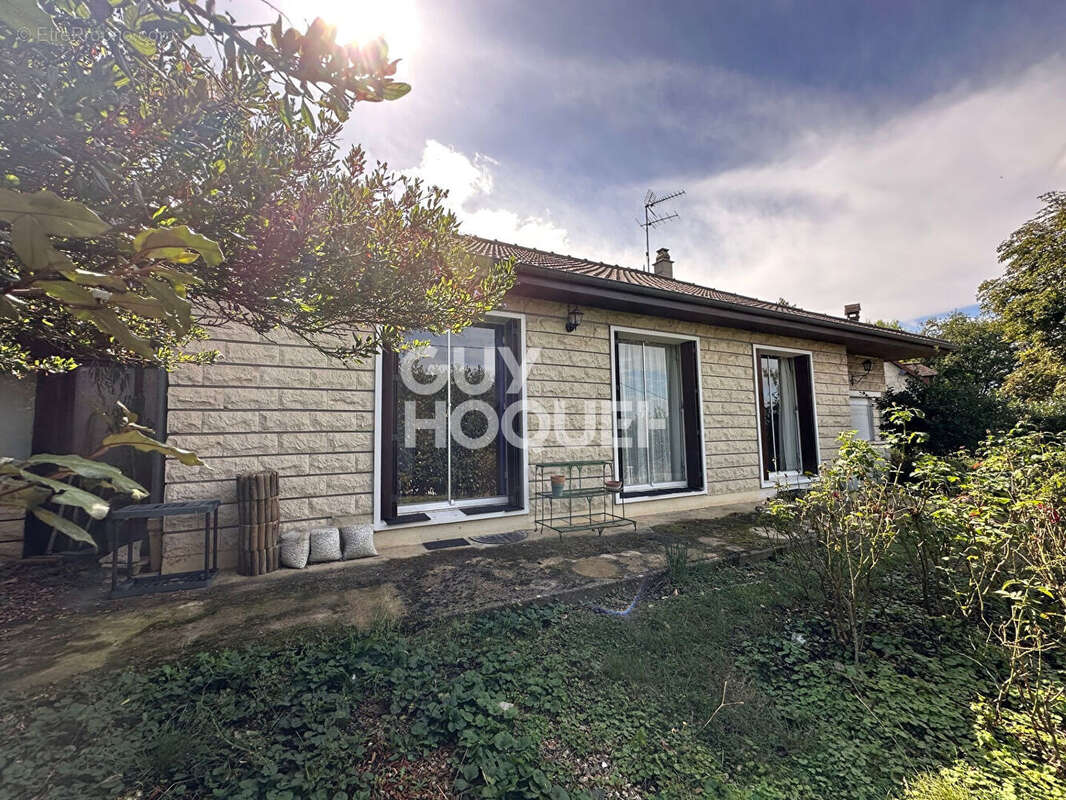 Maison à DAMPIERRE-SUR-AVRE